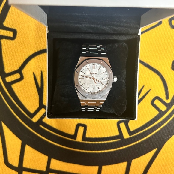 Seiko Custom Royal Oak Style – Automatic Men’s Watch, Stainless Steel, Silver Di - Picture 9 of 10